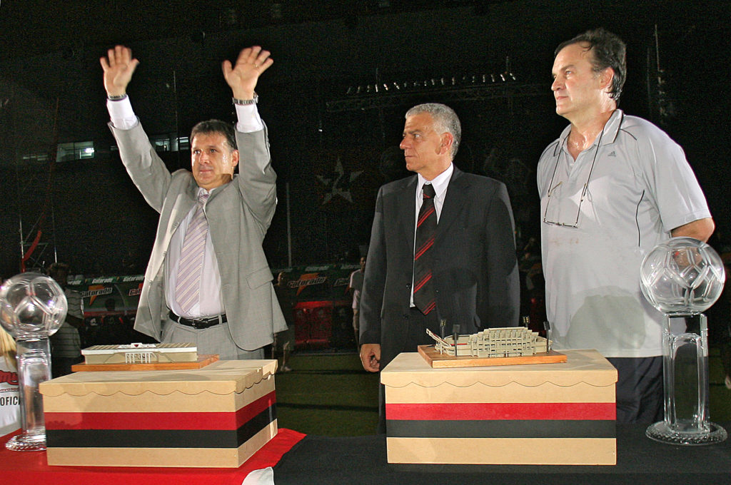 Argentine Gerardo Martino(L), coach of P