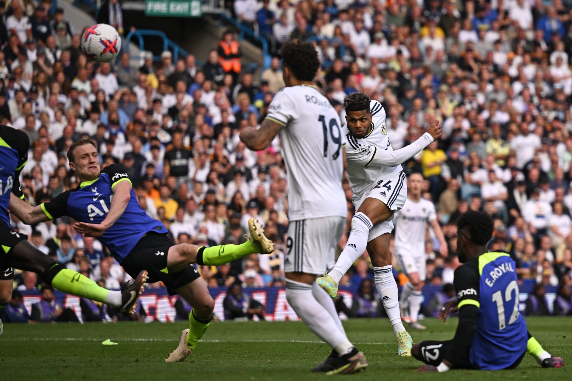 FBL-ENG-PR-LEEDS-TOTTENHAM