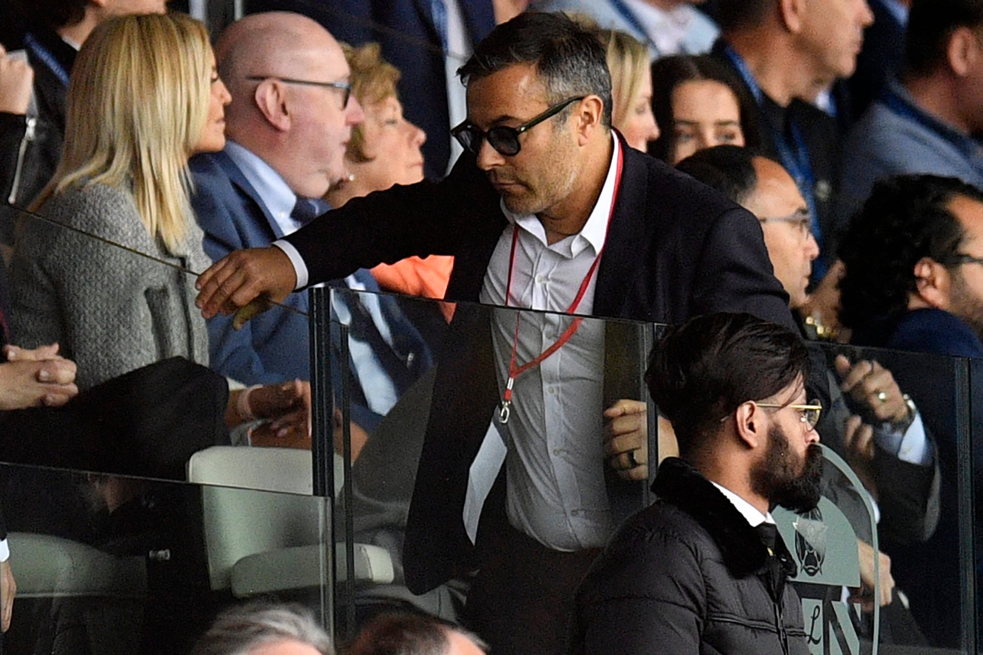 FBL-ENG-PR-LEEDS-BRIGHTON