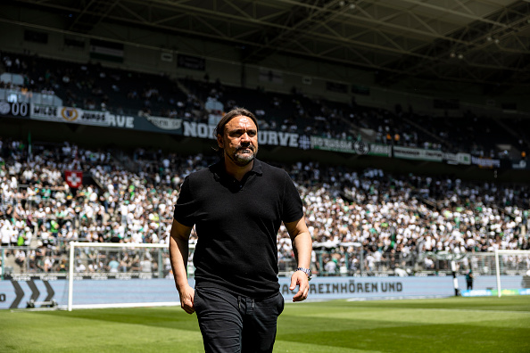 Borussia Mönchengladbach v FC Augsburg - Bundesliga