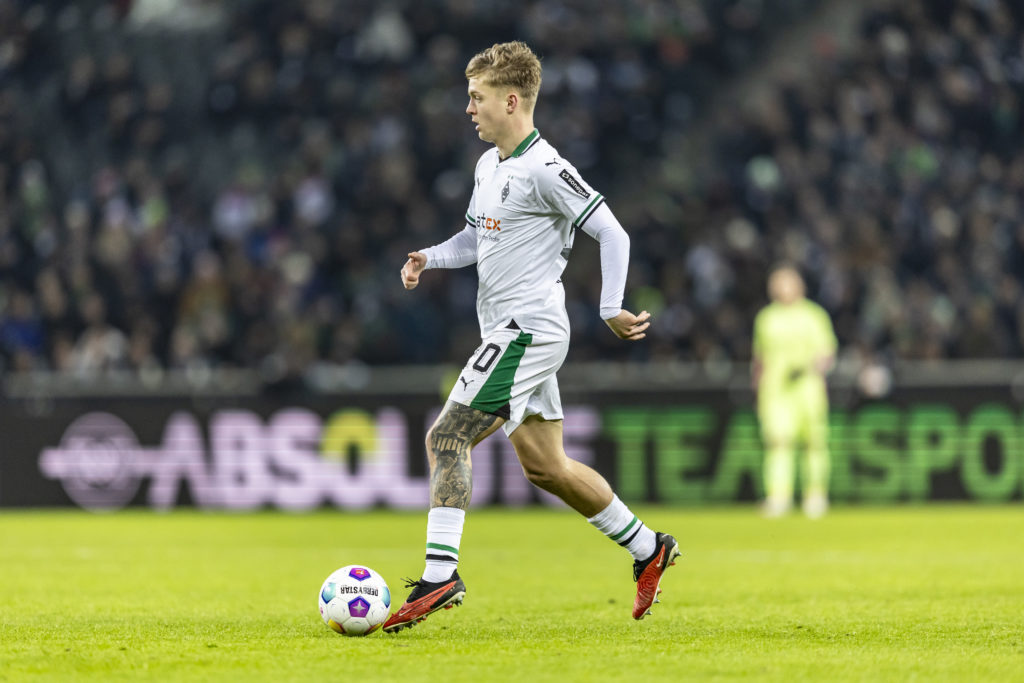Borussia Mönchengladbach v FC Augsburg - Bundesliga