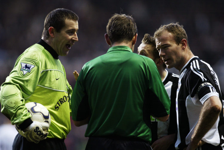 12 Jan 2002:  Nigel Martyn (left) of Leeds United protests to referee Graham Barber alongside Newcastle United players Craig Bellamy (centre) and A...