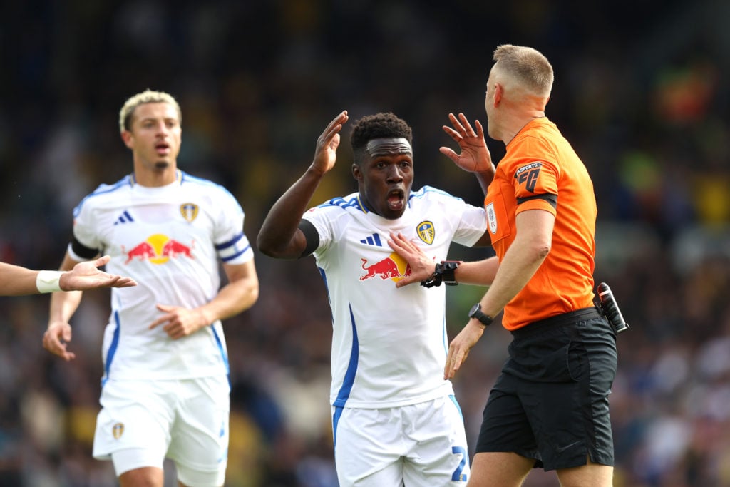 Leeds United FC v Burnley FC - Sky Bet Championship