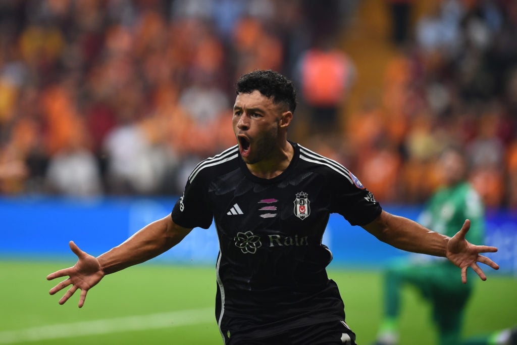 Alex Oxlade-Chamberlain in action for Besiktas.