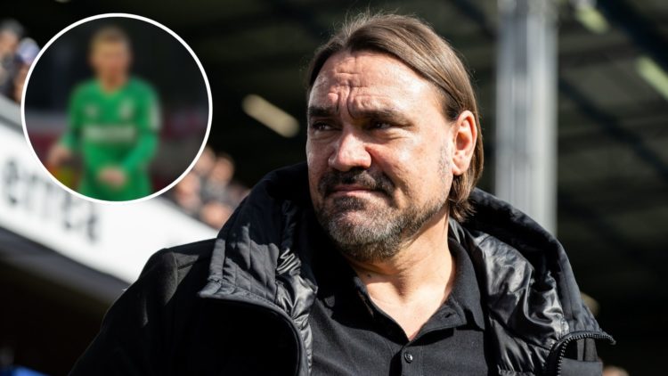 Daniel Farke, manager of Leeds United looks on during the Sky Bet Championship match between Queens Park Rangers FC and Leeds United FC at Loftus R...