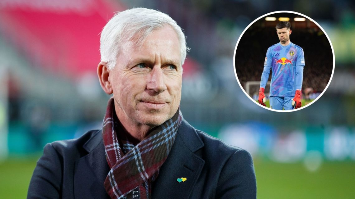 ADO Den Haag coach Alan Pardew during the Dutch Eredivisie match between AZ Alkmaar and ADO Den Haag at AFAS stadium on March 07, 2020. Inset, Illa...