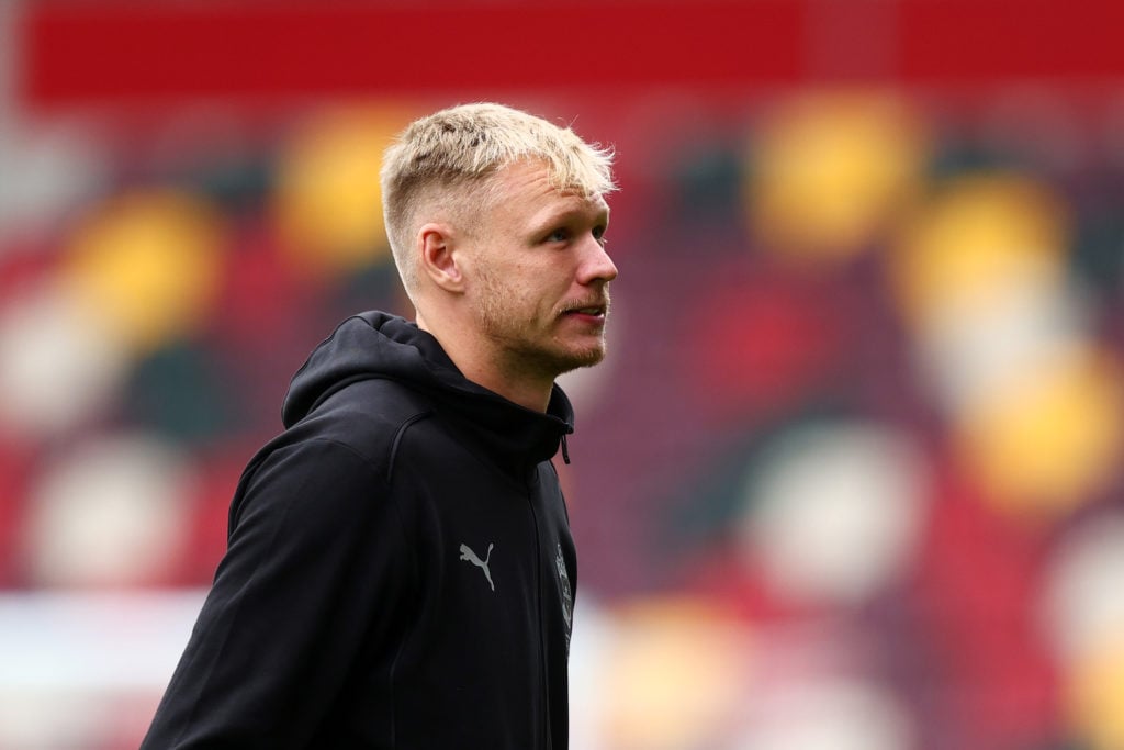 Aaron Ramsdale looks on ahead of Brentford vs Southampton.