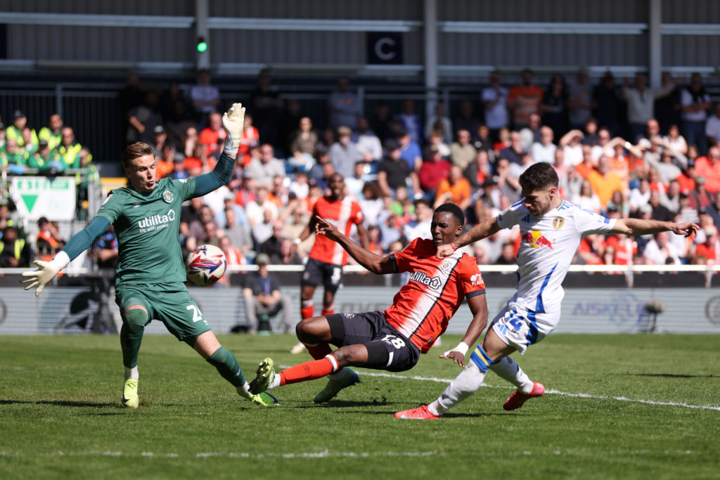 Luton Town FC v Leeds United FC - Sky Bet Championship