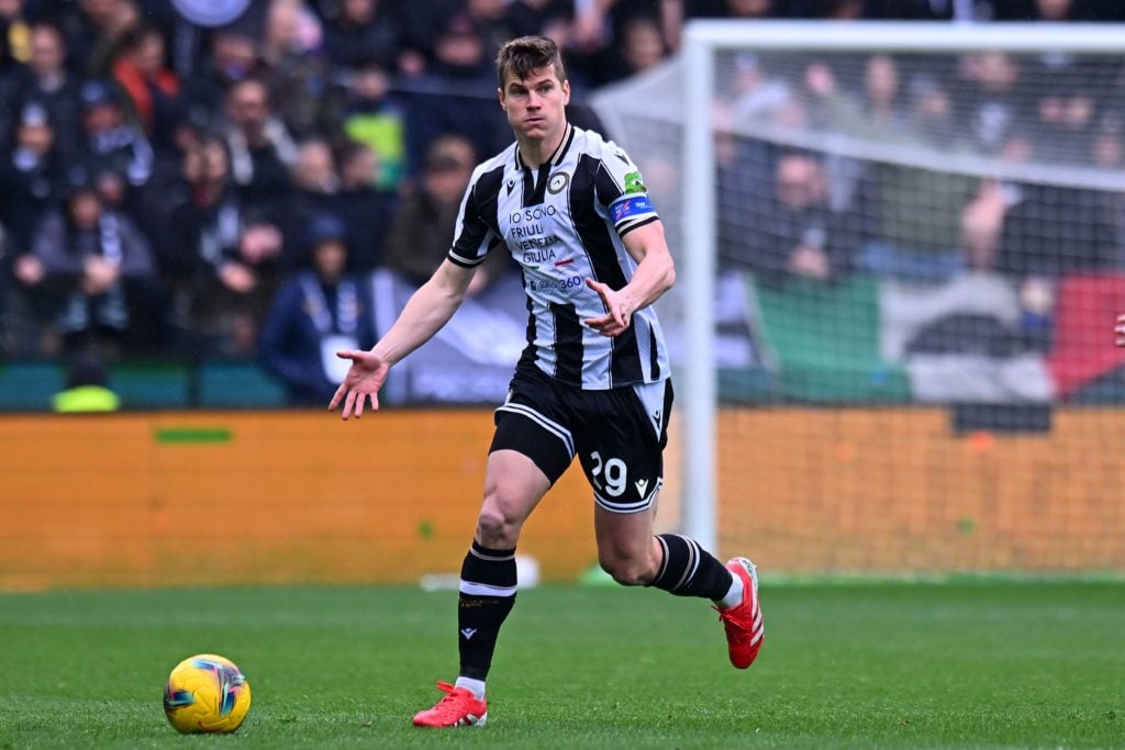 Jaka Bijol in action for Udinese against Verona.
