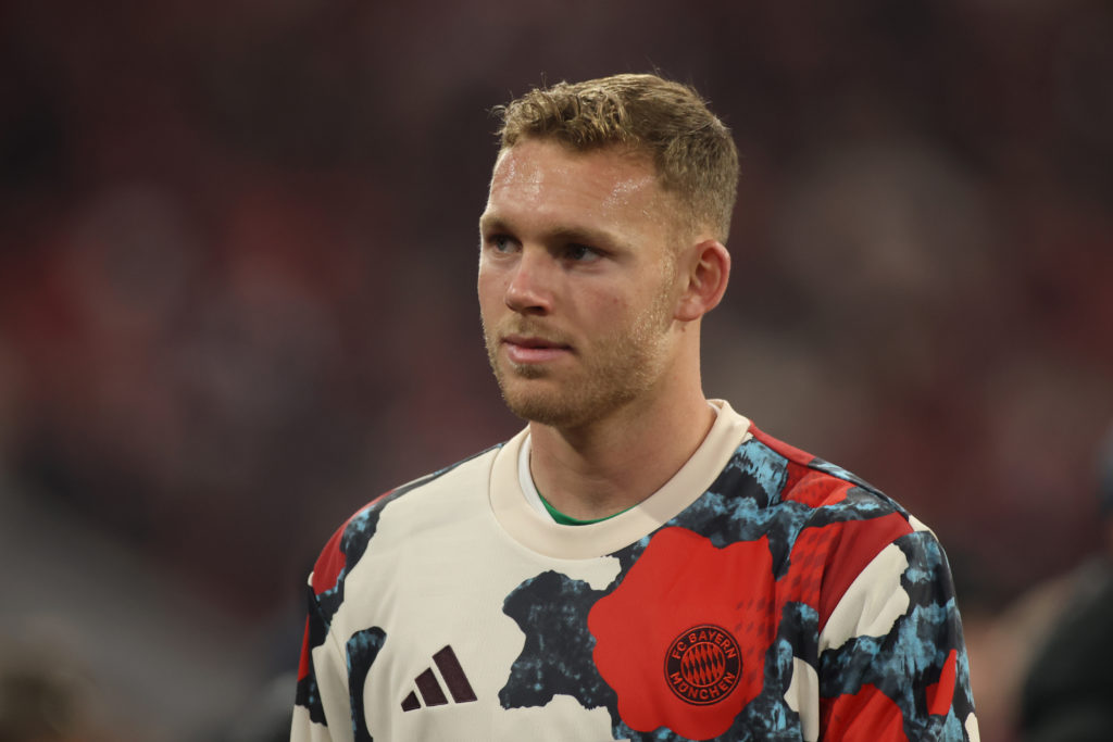 Daniel Peretz during a warm-up ahead of a Bayern Munich game.
