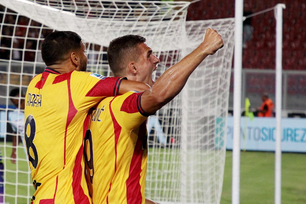 Nikola Krstovic celebrates scoring a goal for Lecce.