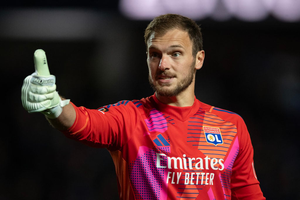Lucas Perri gives a thumbs up during Rangers vs Lyon.