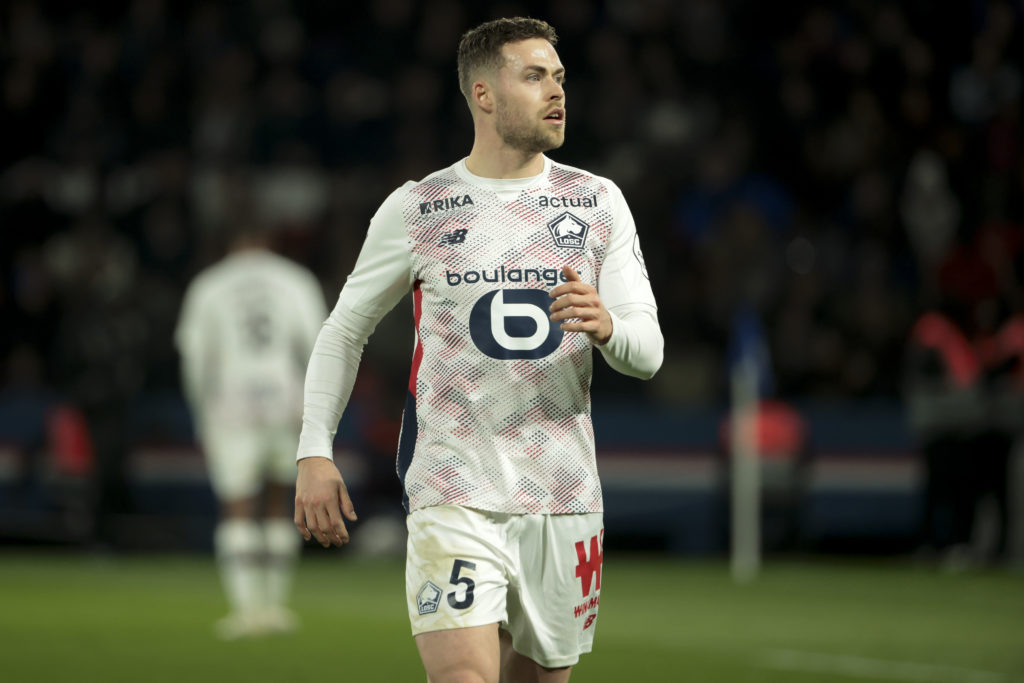 Gabriel Gudmundsson in action for Lille against PSG.