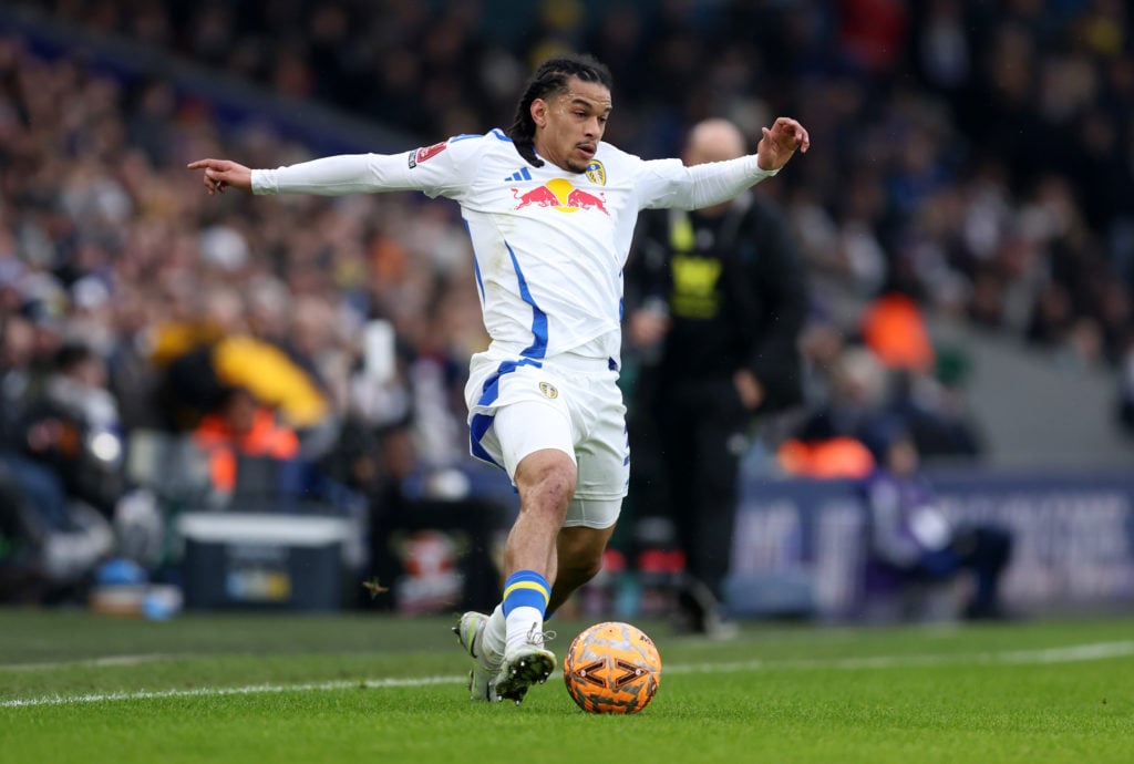 Isaac Schmidt playing for Leeds United.