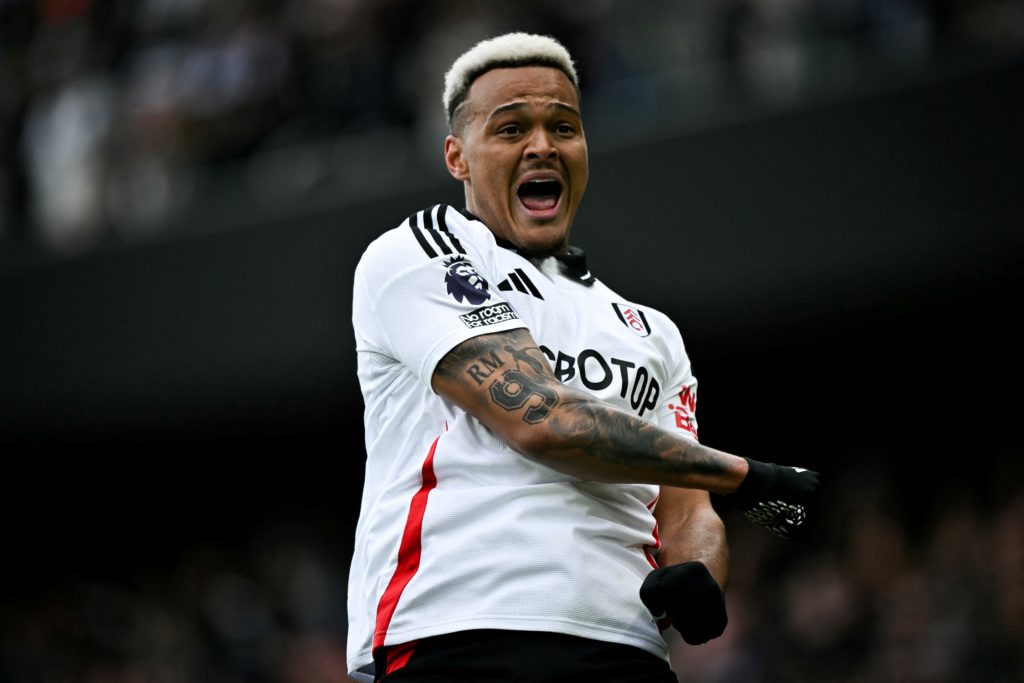 TOPSHOT-FBL-ENG-PR-FULHAM-TOTTENHAM