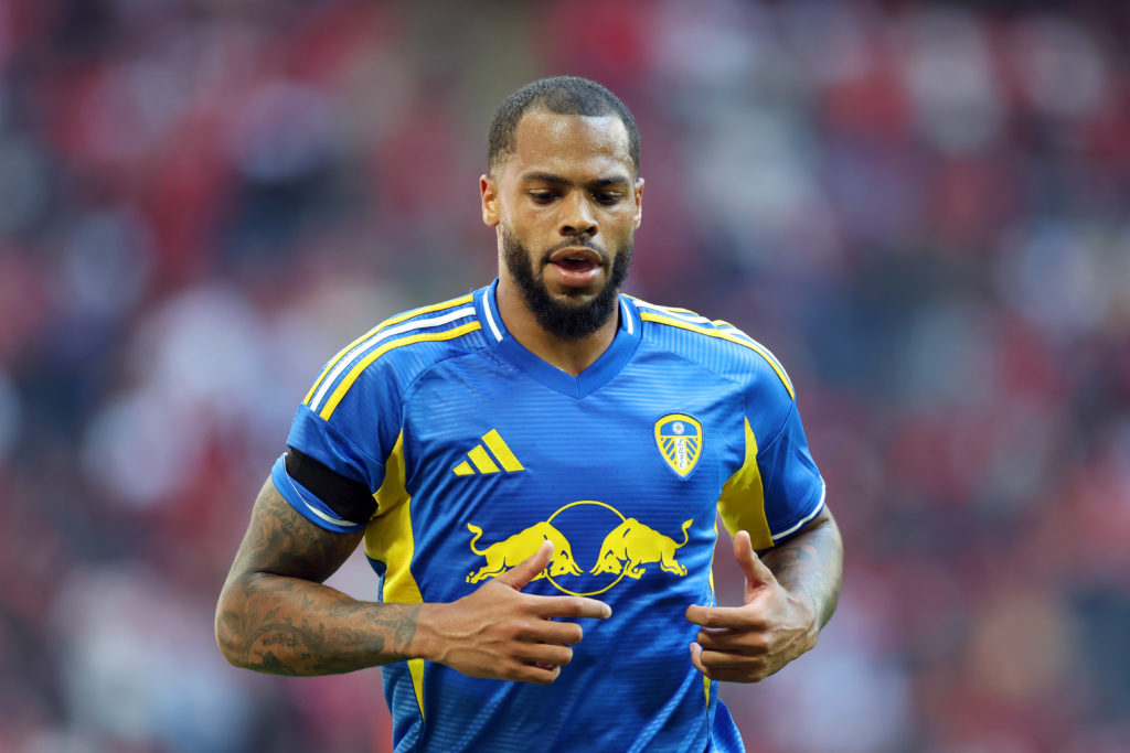 Lukas Nmecha playing for Leeds.