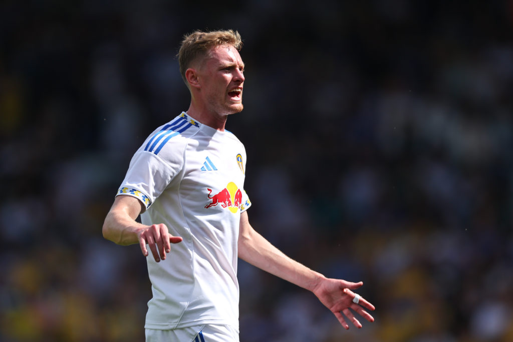 Sean Longstaff playing for Leeds.