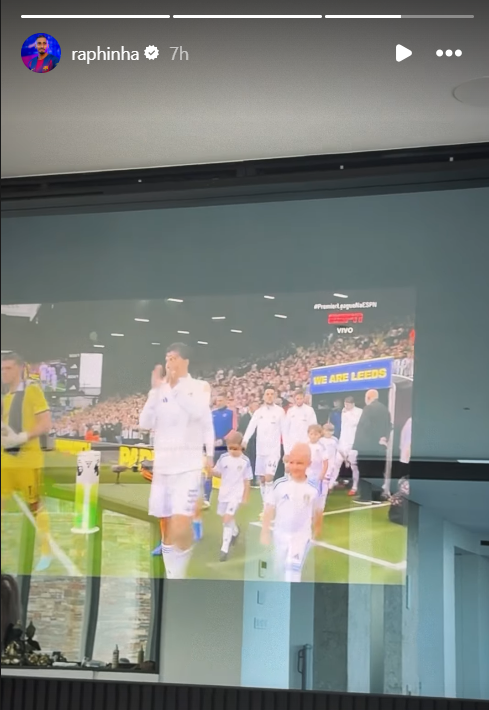 Screenshot of Raphinha's Instagram story, showing Leeds walking out of the tunnel against Newcastle.