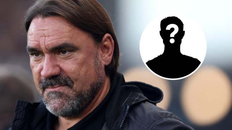Daniel Farke looks on during Leeds' defeat to Fulham.