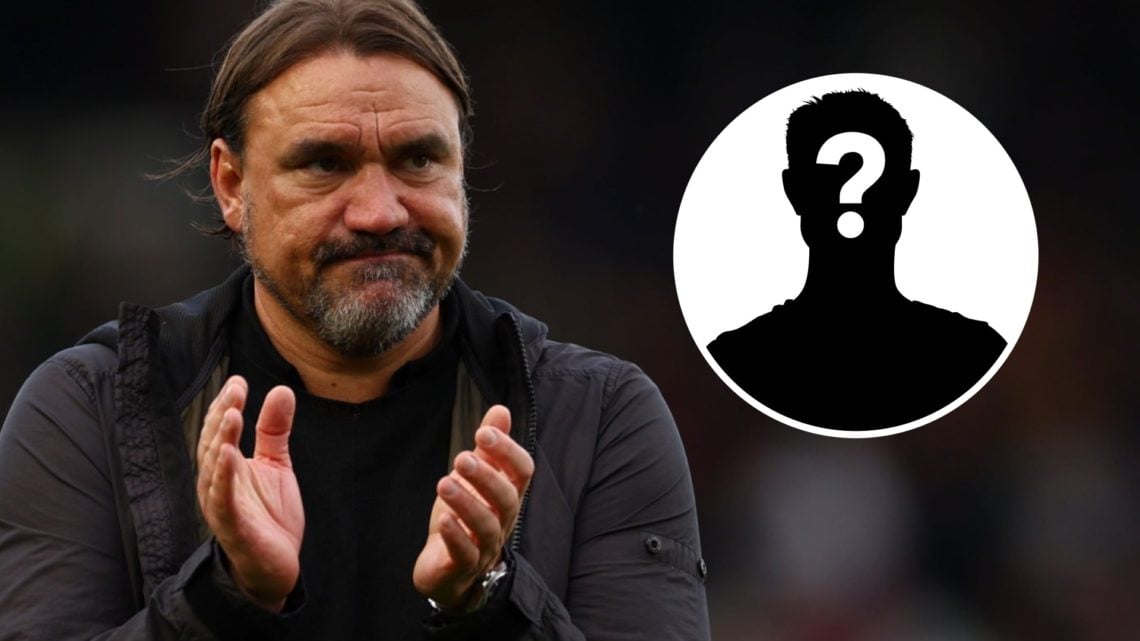Daniel Farke applauds the Leeds crowd at Fulham.