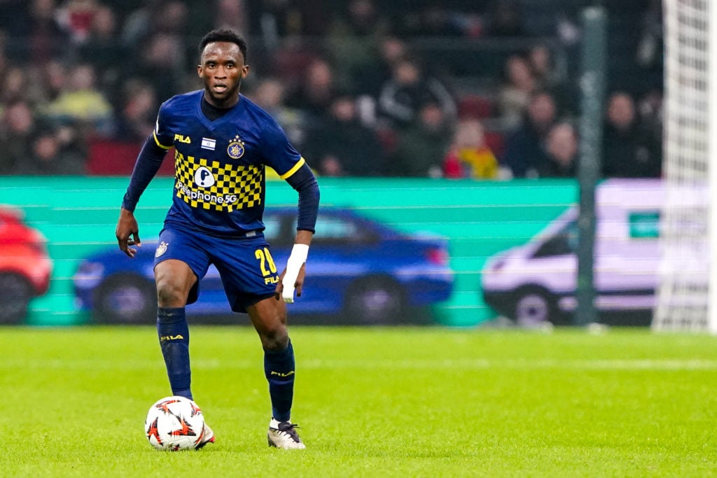 Issouf Sissokho in action for Maccabi Tel Aviv.