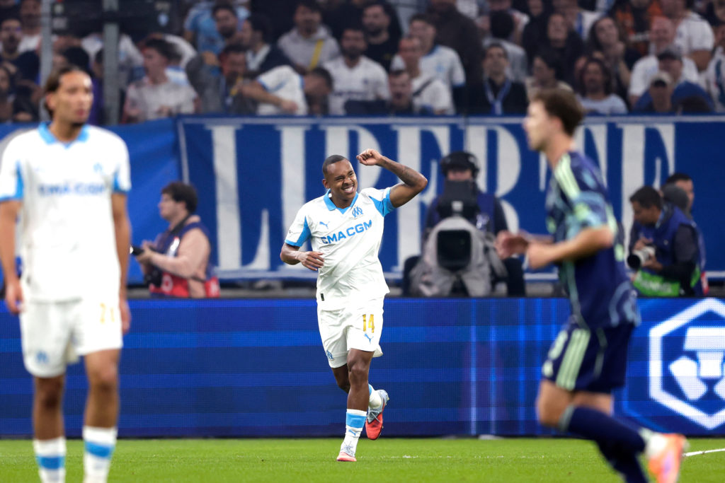 Igor Paixao scores for Marseille.