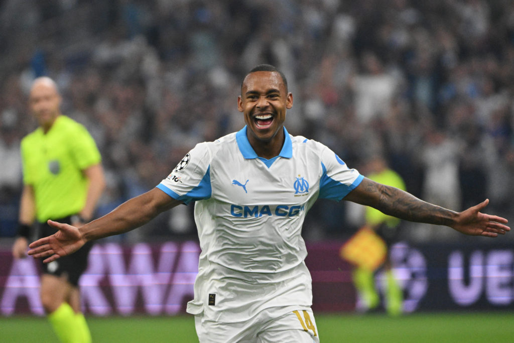 Igor Paixao scores for Marseille.