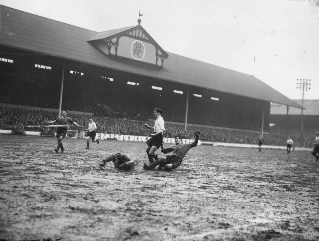 Tottenham Hotspur V Leeds United in 1954