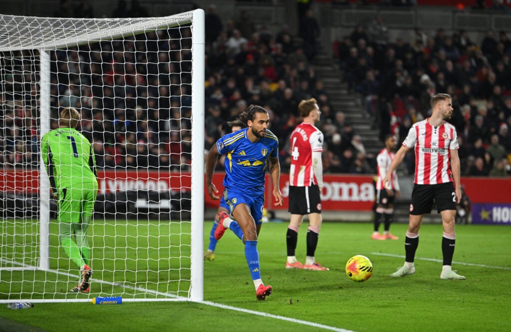 Dominic Calvert-Lewin scores during Brentford v Leeds United - Premier League